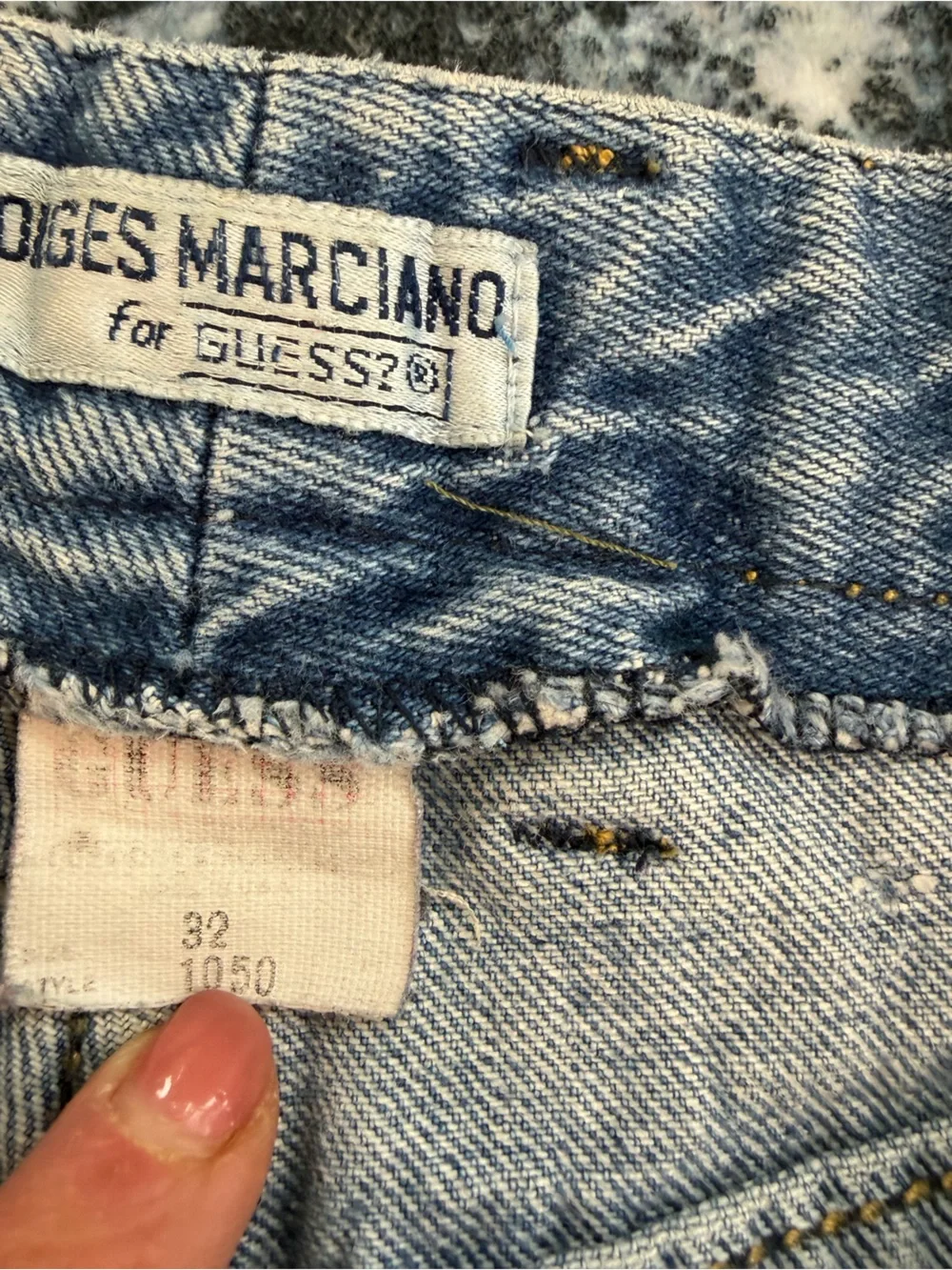 Vintage GUESS USA Baggy Jeans | Light Wash High Rise | 90s Denim- Sz 25 - Picture 3 of 10